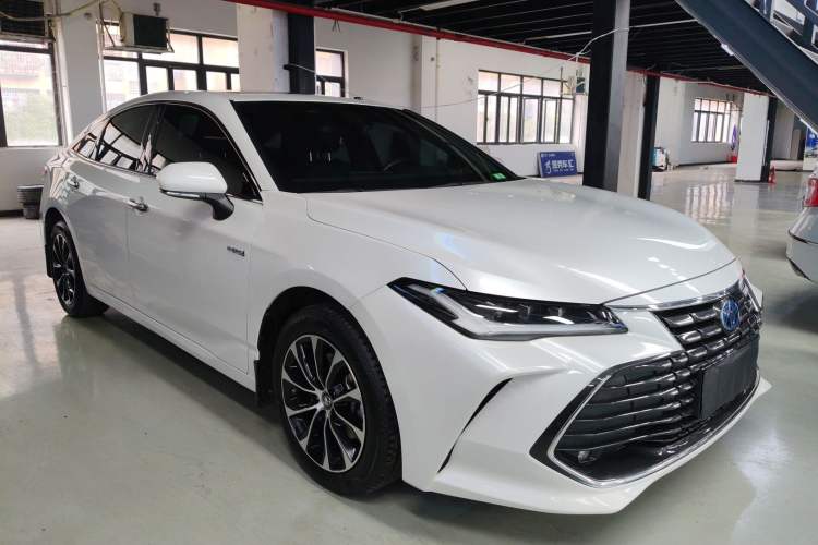 Used Toyota Avalon 2022 Dual-Engine 2.5L Luxury Edition Front Right 45 Deg