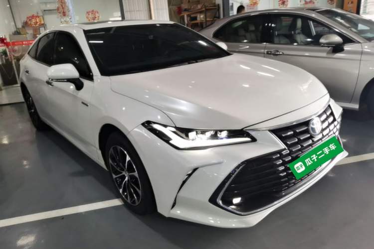 Used Toyota Avalon 2022 Dual-Engine 2.5L Luxury Edition Front Right 45 Deg