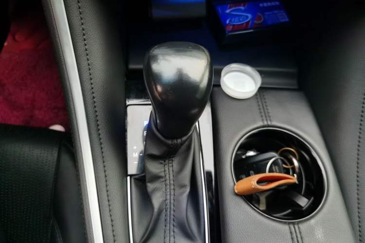 Used Toyota Avalon 2022 2.0L Luxury Edition Gear Lever