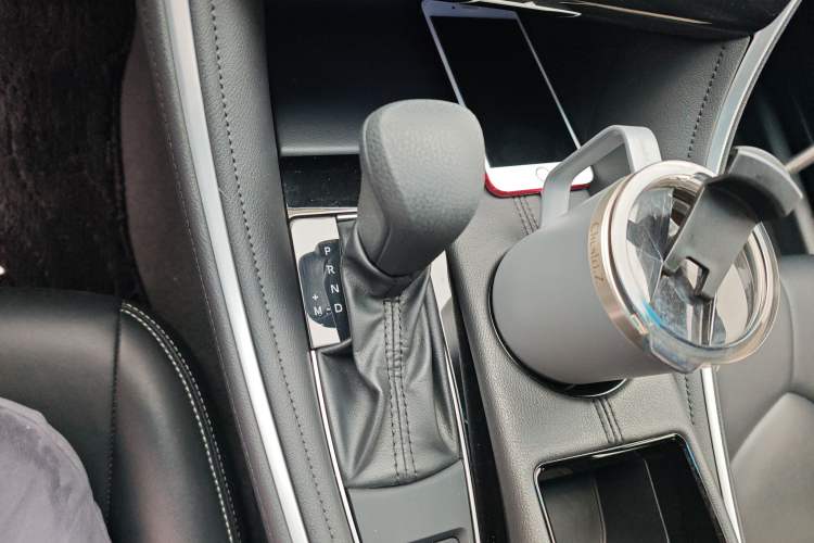 Used Toyota Avalon 2022 2.0L Ambition Edition Gear Lever