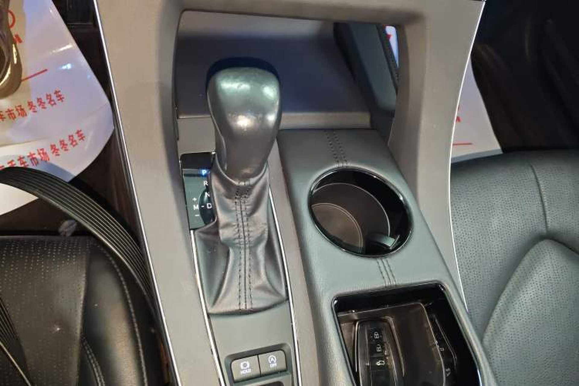 Used Toyota Avalon 2022 2.0L Luxury Edition Gear Lever