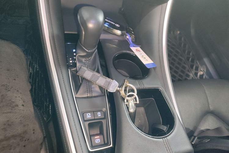 Used Toyota Avalon 2022 2.0L Luxury Edition Gear Lever
