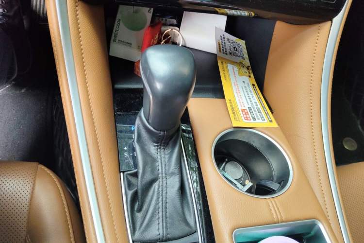 Used Toyota Avalon 2022 Dual-Engine 2.5L Limited Flagship Edition Gear Lever