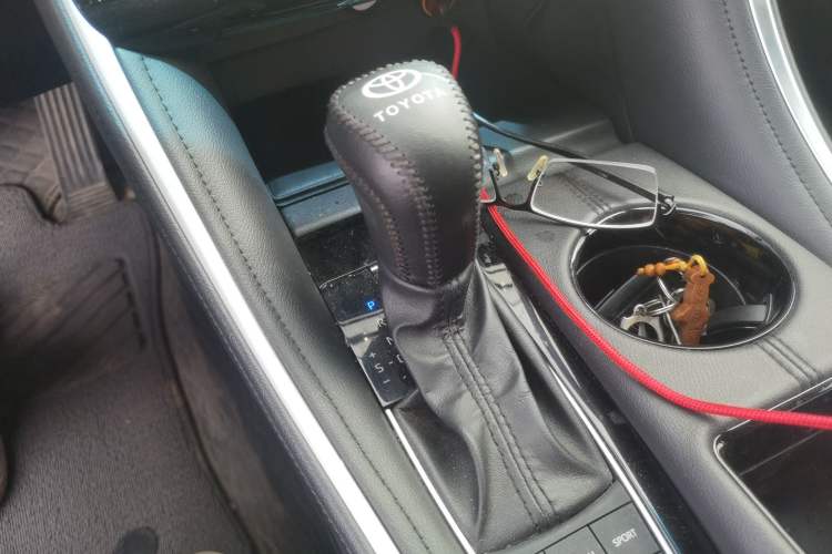 Used Toyota Avalon 2022 Dual-Engine 2.5L Luxury Edition Gear Lever