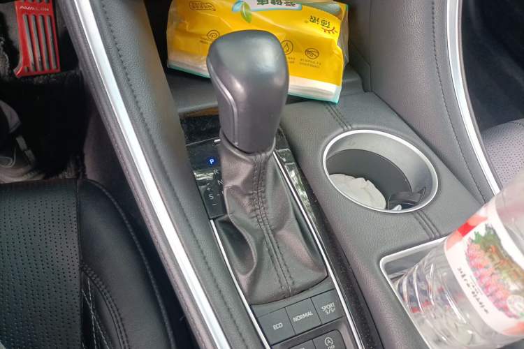 Used Toyota Avalon 2022 2.5L Touring Premium Edition Gear Lever