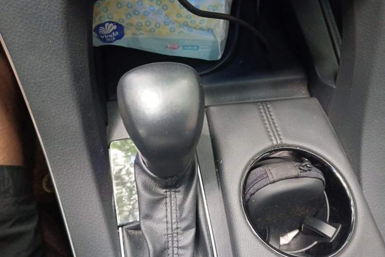 Used Toyota Avalon 2022 Dual-Engine 2.5L Luxury Edition Gear Lever