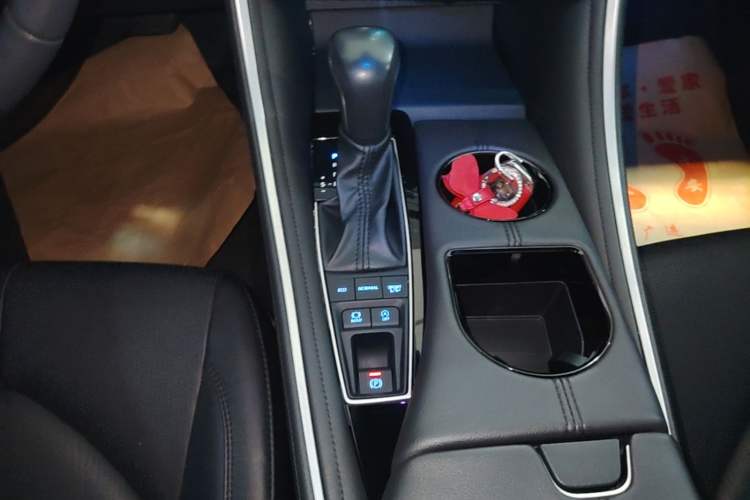Used Toyota Avalon 2022 2.5L Luxury Edition Gear Lever