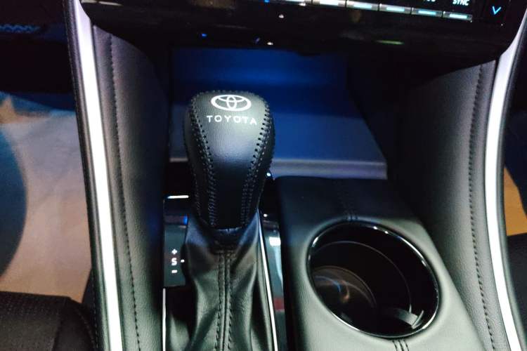 Used Toyota Avalon 2022 Dual-Engine 2.5L Luxury Edition Gear Lever
