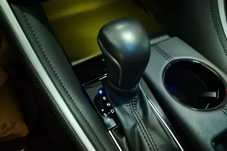 Used Toyota Avalon 2022 Dual-Engine 2.5L Luxury Edition Gear Lever