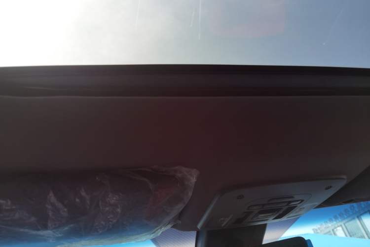Used Toyota Avalon 2022 Dual-Engine 2.5L XLE Premium Edition Headliner