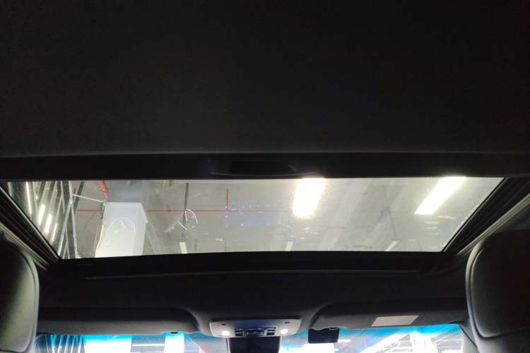 Used Toyota Avalon 2022 Dual-Engine 2.5L Luxury Edition Headliner