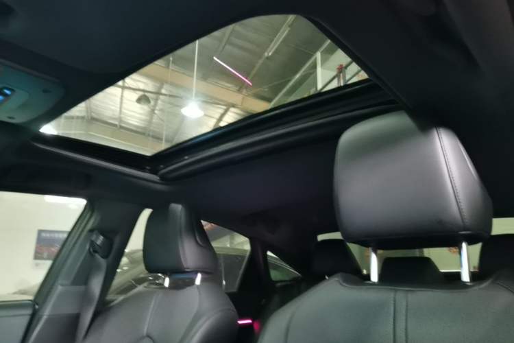 Used Toyota Avalon 2022 Dual-Engine 2.5L Luxury Edition Headliner