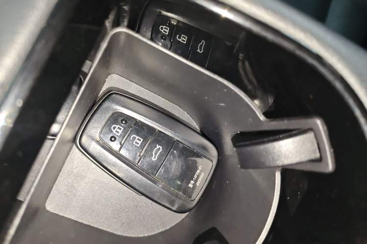 Used Toyota Avalon 2022 2.0L Luxury Edition Interior 1