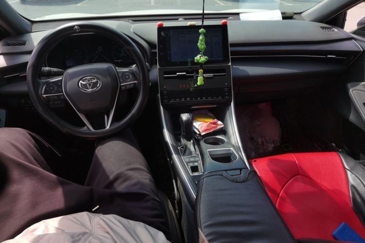 Used Toyota Avalon 2022 Dual-Engine 2.5L XLE Premium Edition Interior 2