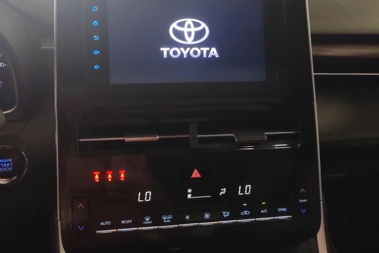 Used Toyota Avalon 2022 2.0L Ambition Edition Interior 3
