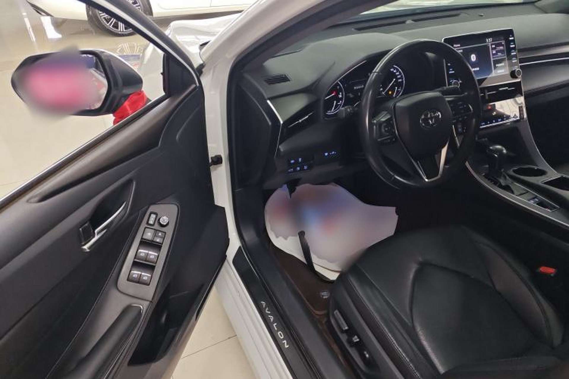 Used Toyota Avalon 2022 2.0L Luxury Edition Interior 3