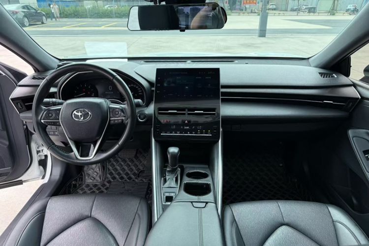 Used Toyota Avalon 2022 2.0L Luxury Edition Interior 3
