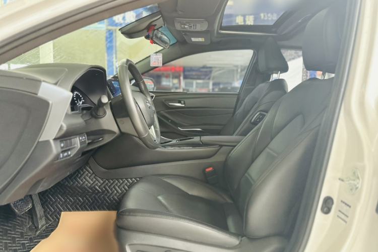 Used Toyota Avalon 2022 2.0L Luxury Edition Interior 3