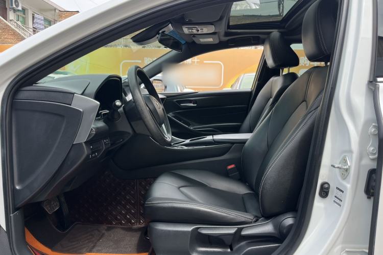 Used Toyota Avalon 2022 2.0L Ambition Edition Interior 5
