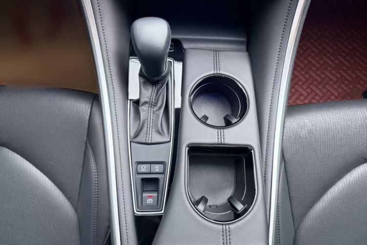 Used Toyota Avalon 2022 2.0L Luxury Edition Interior 5