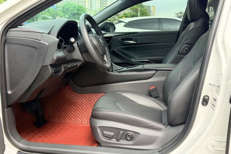 Used Toyota Avalon 2022 2.0L Luxury Edition Interior 6