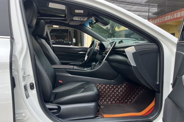 Used Toyota Avalon 2022 2.0L Ambition Edition Interior 9