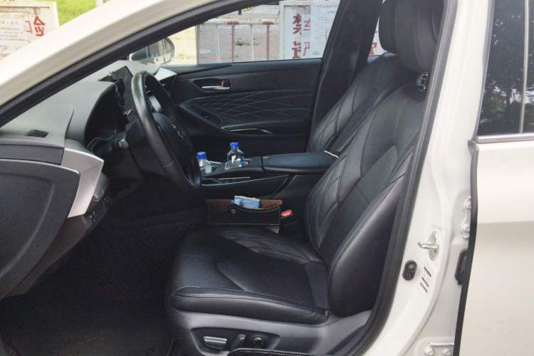 Used Toyota Avalon 2022 Dual-Engine 2.5L XLE Premium Edition Left Front Seat