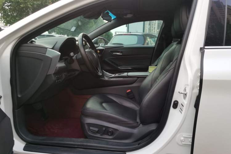 Used Toyota Avalon 2022 2.0L Luxury Edition Left Front Seat