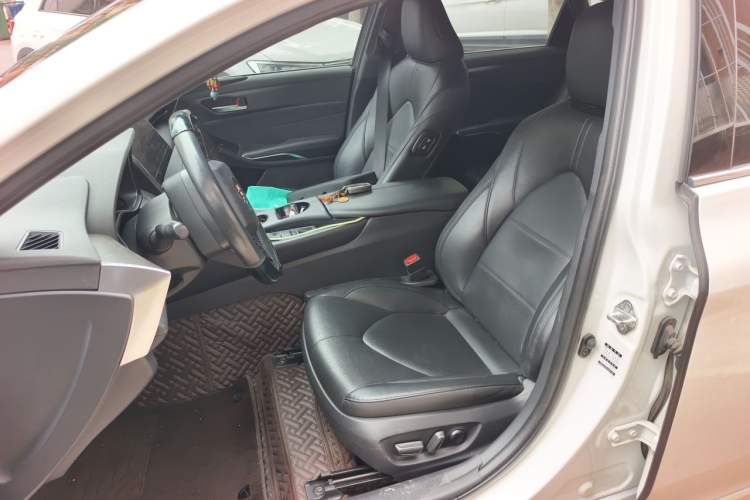 Used Toyota Avalon 2022 2.0L Luxury Edition Left Front Seat
