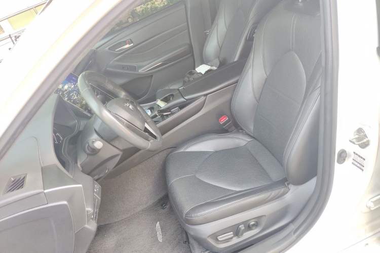Used Toyota Avalon 2022 Dual-Engine 2.5L Luxury Edition Left Front Seat