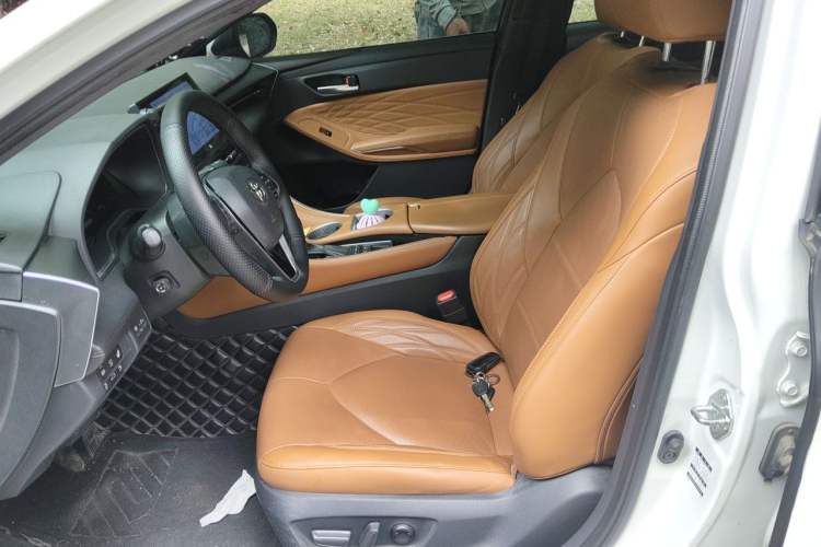 Used Toyota Avalon 2022 Dual-Engine 2.5L Limited Flagship Edition Left Front Seat