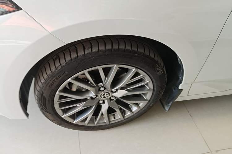 Used Toyota Avalon 2022 2.5L Luxury Edition Left Front Wheel Hub