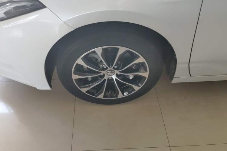 Used Toyota Avalon 2022 2.0L Luxury Edition Left Front Wheel Hub