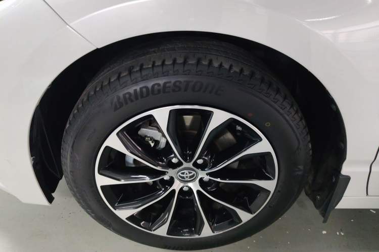 Used Toyota Avalon 2022 Dual-Engine 2.5L Luxury Edition Left Front Wheel Hub
