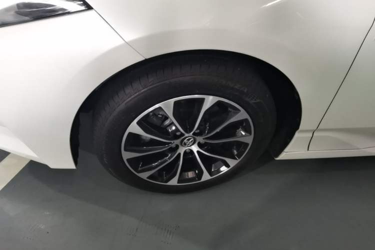Used Toyota Avalon 2022 Dual-Engine 2.5L Luxury Edition Left Front Wheel Hub