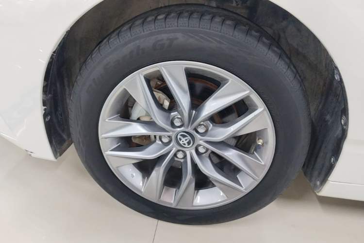 Used Toyota Avalon 2022 2.0L Luxury Edition Left Front Wheel Hub