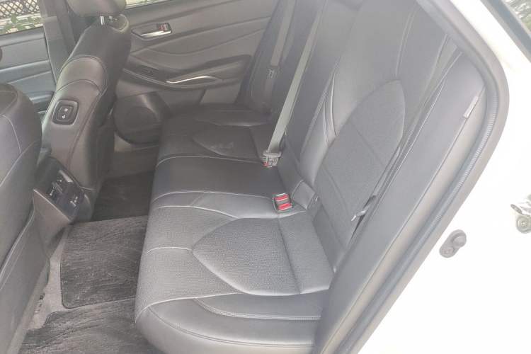 Used Toyota Avalon 2022 Dual-Engine 2.5L Luxury Edition Left Rear Seat