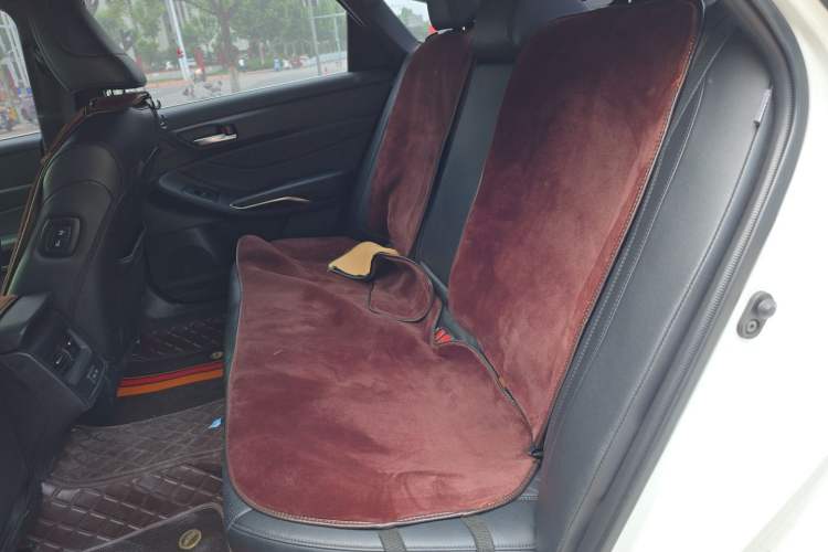 Used Toyota Avalon 2022 2.5L Luxury Edition Left Rear Seat