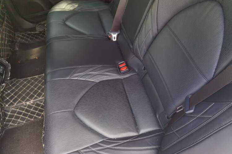 Used Toyota Avalon 2022 Dual-Engine 2.5L XLE Premium Edition Left Rear Seat