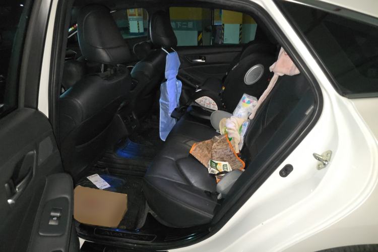 Used Toyota Avalon 2022 2.5L Luxury Edition Left Rear Seat