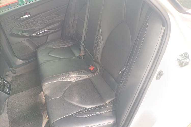 Used Toyota Avalon 2022 2.5L Touring Premium Edition Left Rear Seat