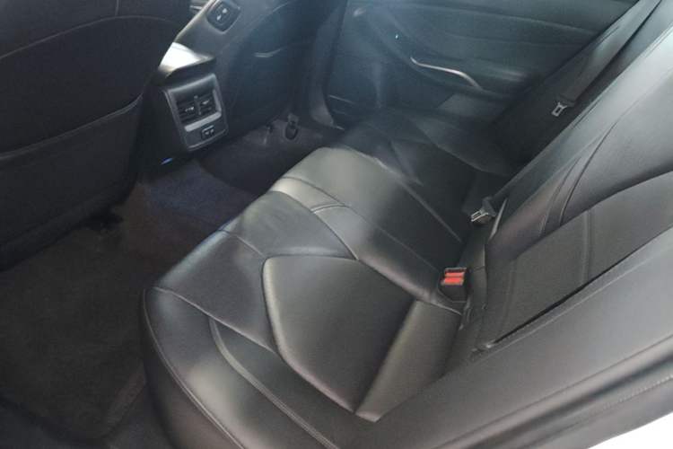 Used Toyota Avalon 2022 2.5L Luxury Edition Left Rear Seat
