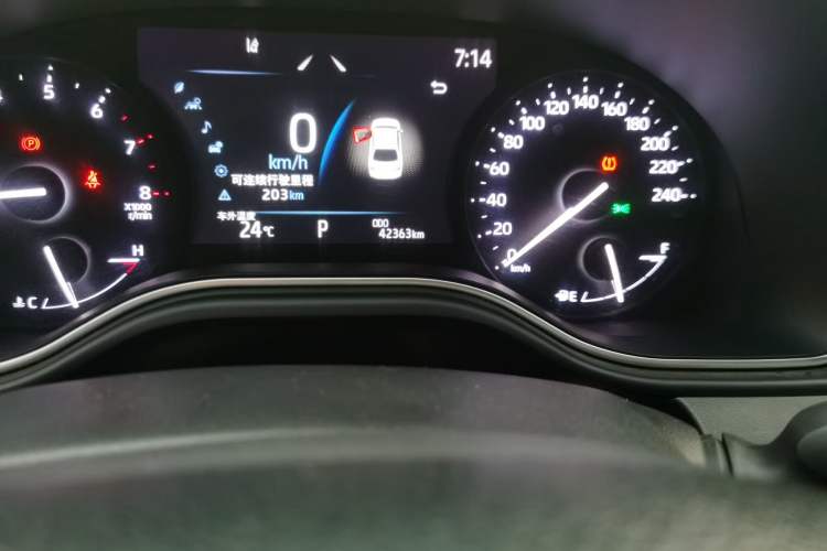 Used Toyota Avalon 2022 2.0L Luxury Edition Odometer Close Up