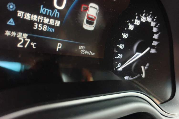 Used Toyota Avalon 2022 2.0L Luxury Edition Odometer Close Up