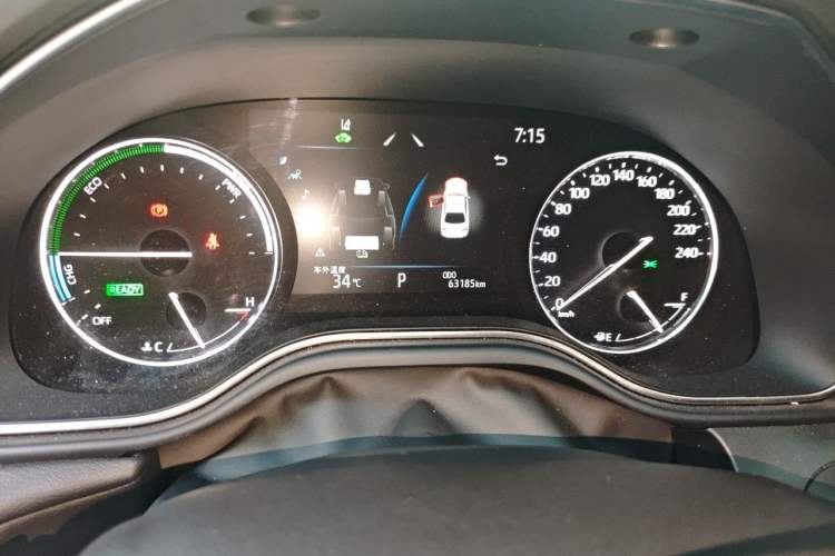 Used Toyota Avalon 2022 Dual-Engine 2.5L Luxury Edition Odometer Close Up