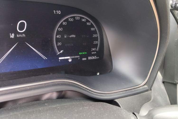 Used Toyota Avalon 2022 Dual-Engine 2.5L Limited Flagship Edition Odometer Close Up