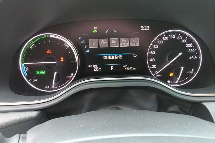 Used Toyota Avalon 2022 Dual-Engine 2.5L Luxury Edition Odometer Close Up