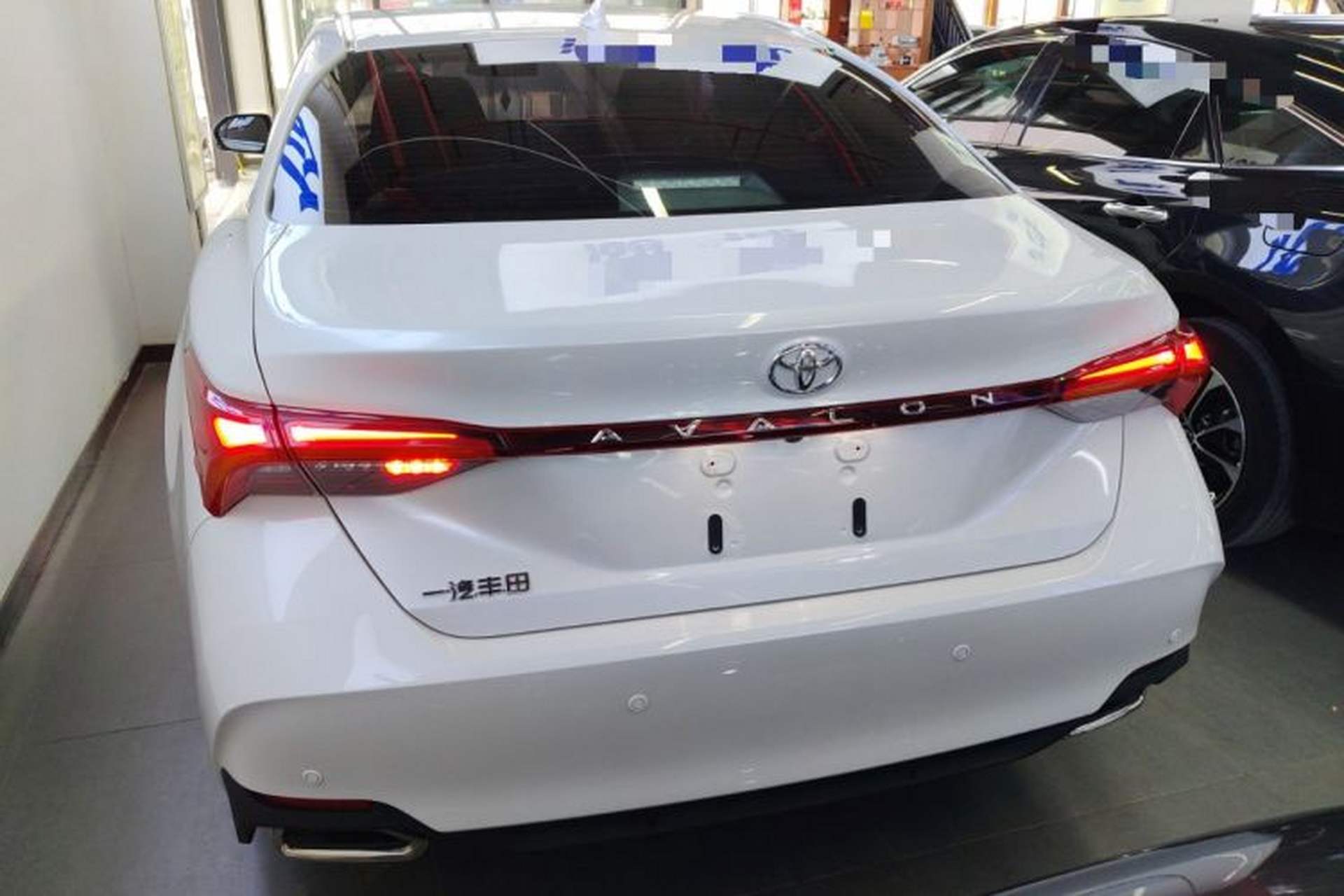 Used Toyota Avalon 2022 2.0L Luxury Edition Rear