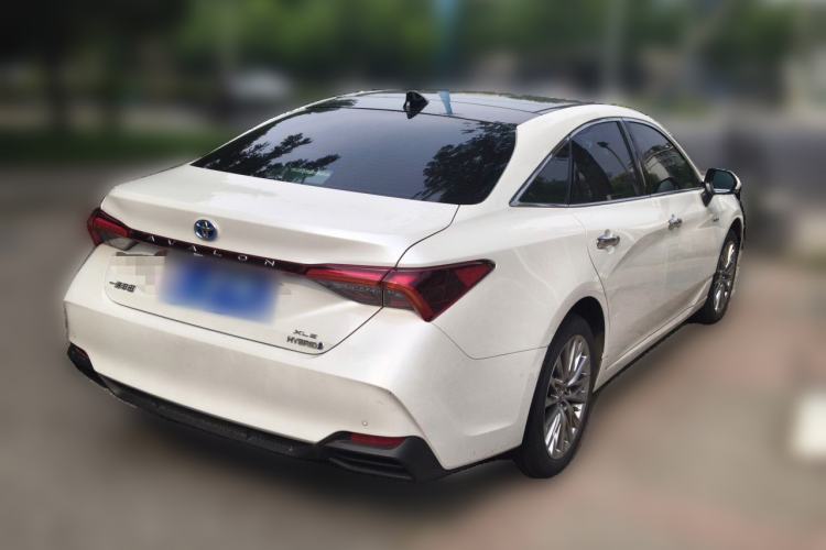 Used Toyota Avalon 2022 Dual-Engine 2.5L XLE Premium Edition Rear Right 45 Deg