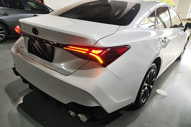 Used Toyota Avalon 2022 2.0L Luxury Edition Rear Right 45 Deg